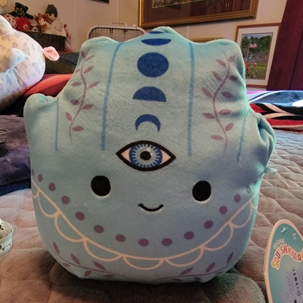8 inch Seeing Eye Squishmallow